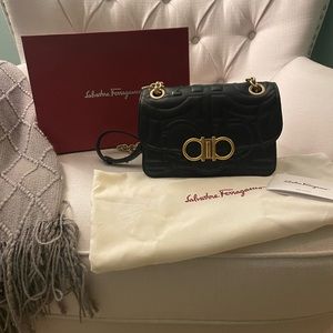 Ferragamo Gancini quilted-effect shoulder bag